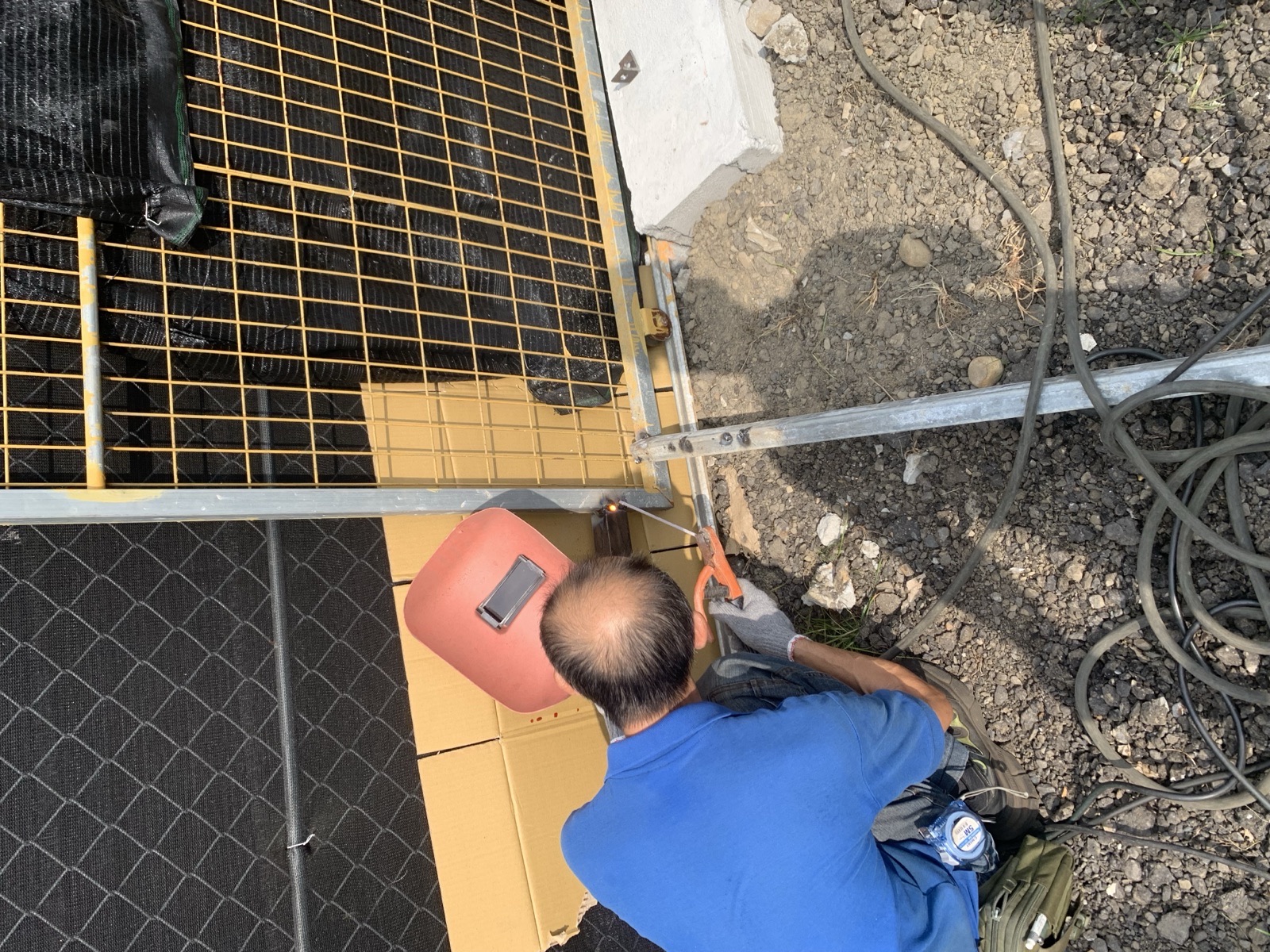 施工過程中完成底座固定與安裝。