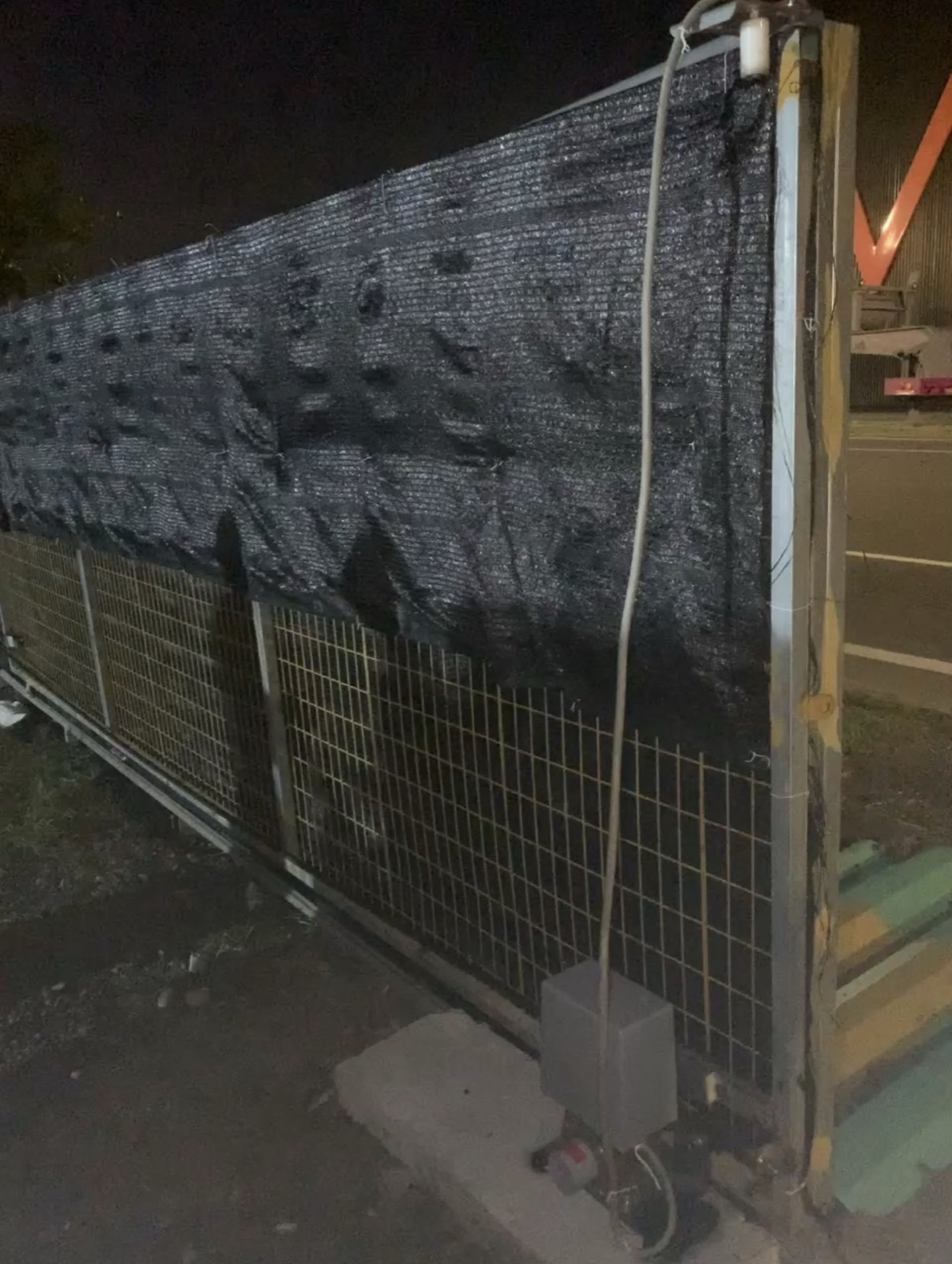 完成安裝後進行開關門測試。